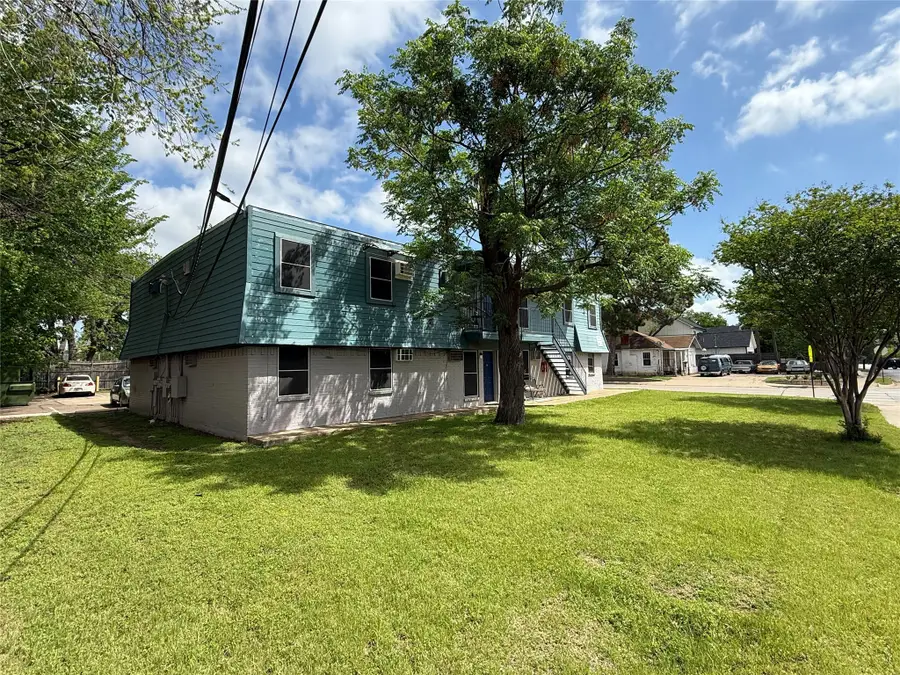 111 E Rogers Street, Arlington, TX 76011 - #2