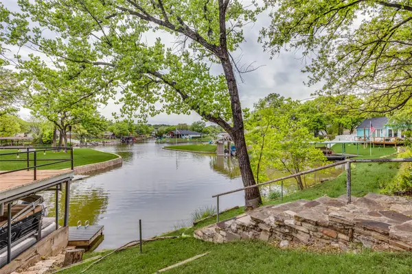 4004 Tahoe Court, Granbury, TX 76048