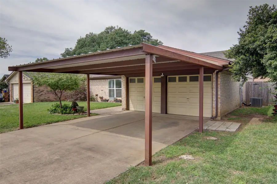 7405 Meadowdale Drive, Watauga, TX 76148 - #3