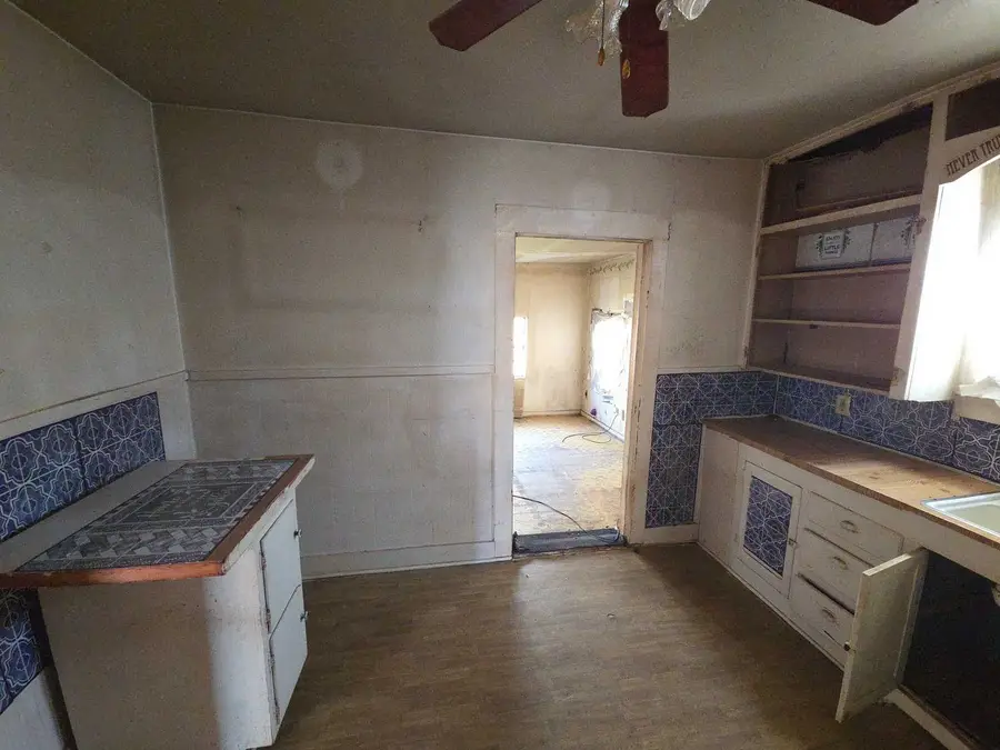 226 W Texas Street, Denison, TX 75020 - #3