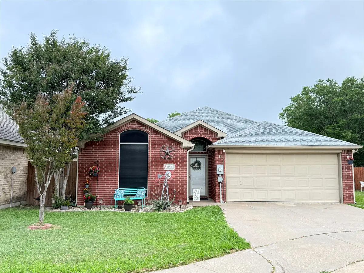 3016 Huntington Court, Waxahachie, TX 75165 - #1