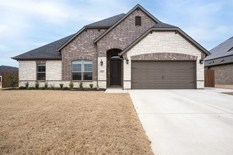 912 Meadow View Drive, Cleburne, TX 76033 - #3