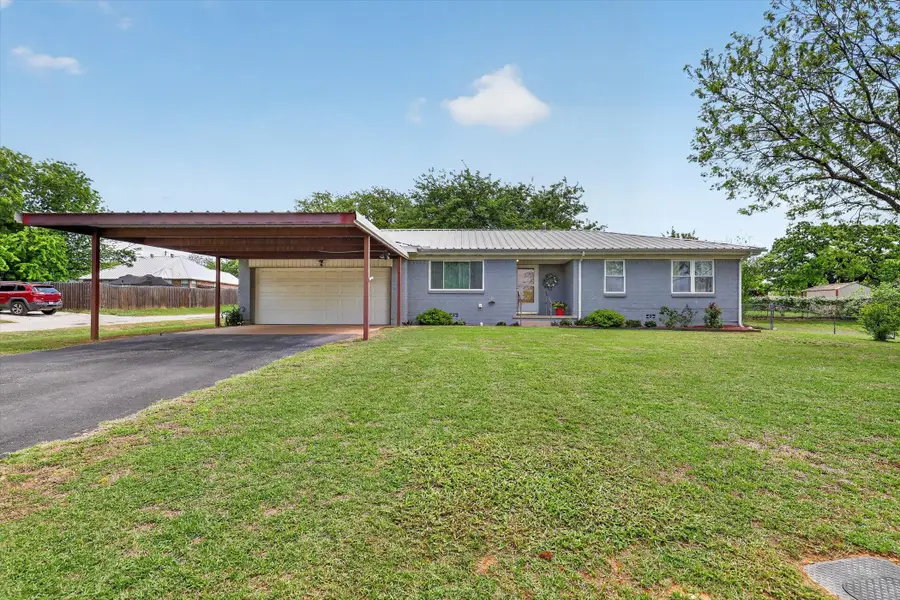 624 N Avenue A, Springtown, TX 76082 - #3