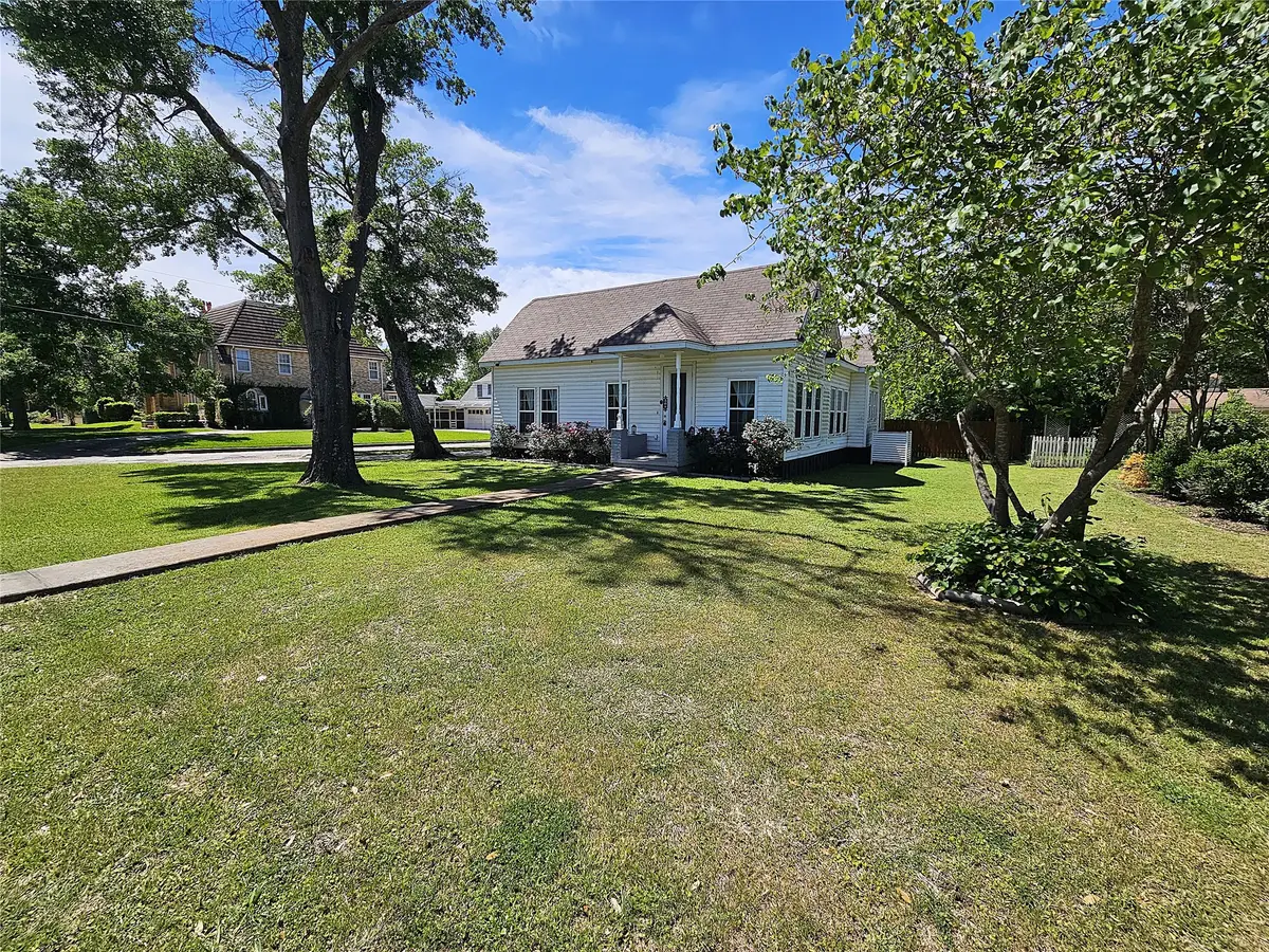 508 S Ross Avenue, Mexia, TX 76667 - #1