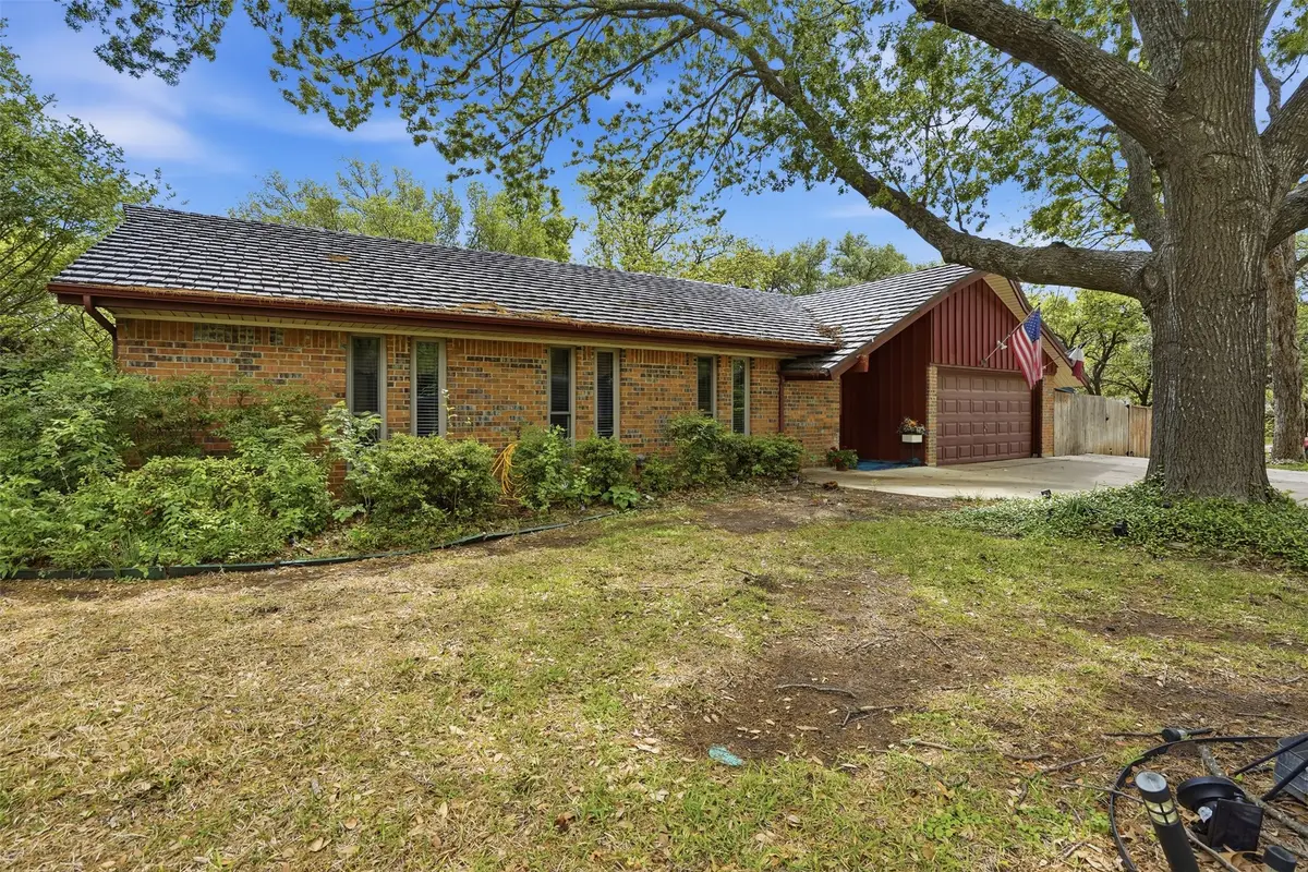 1233 Greenbriar Lane, Cleburne, TX 76033 - #1