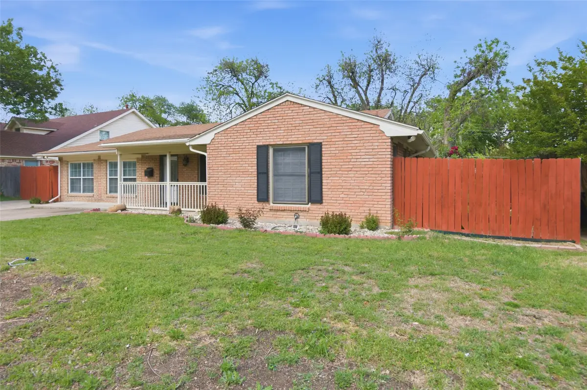 4216 Selkirk Drive W, Fort Worth, TX 76109 - #1