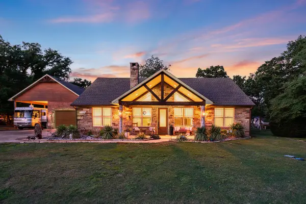 307 Beachside Drive, Trinidad, TX 75163