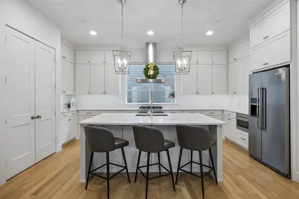2715 Kimsey Drive #102, Dallas, TX 75235