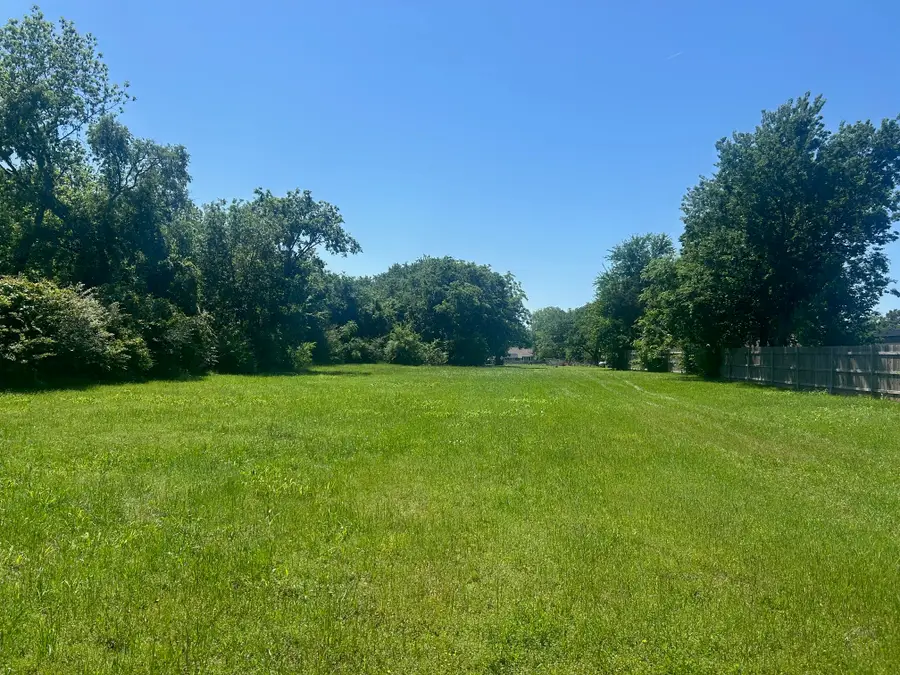 415 E Burks Street, Pilot Point, TX 76258 - #2
