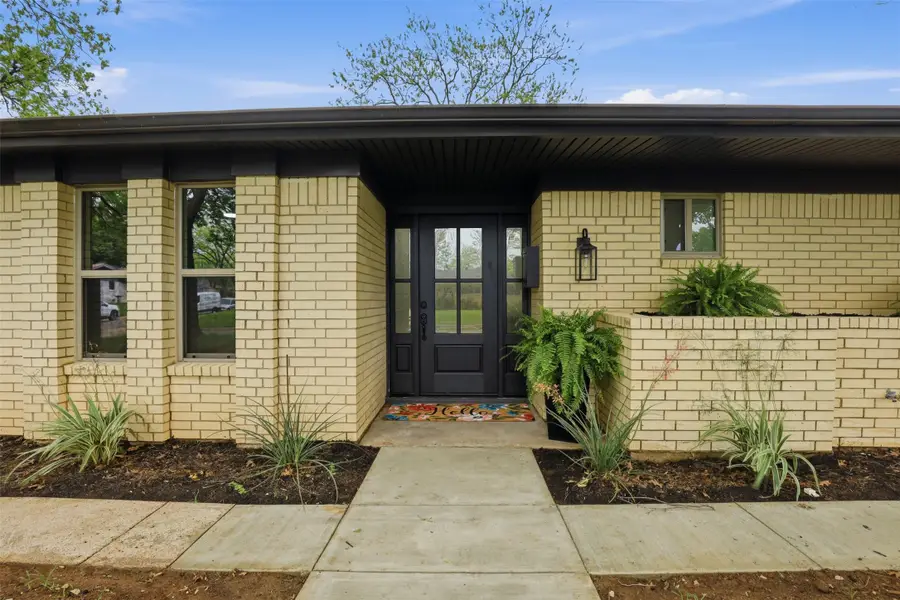 4201 Dawn Drive, Benbrook, TX 76116 - #2