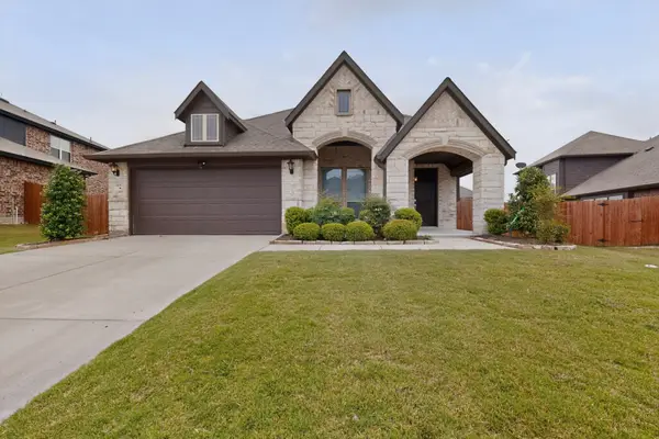 3818 Noblewood Drive, Heartland, TX 75126