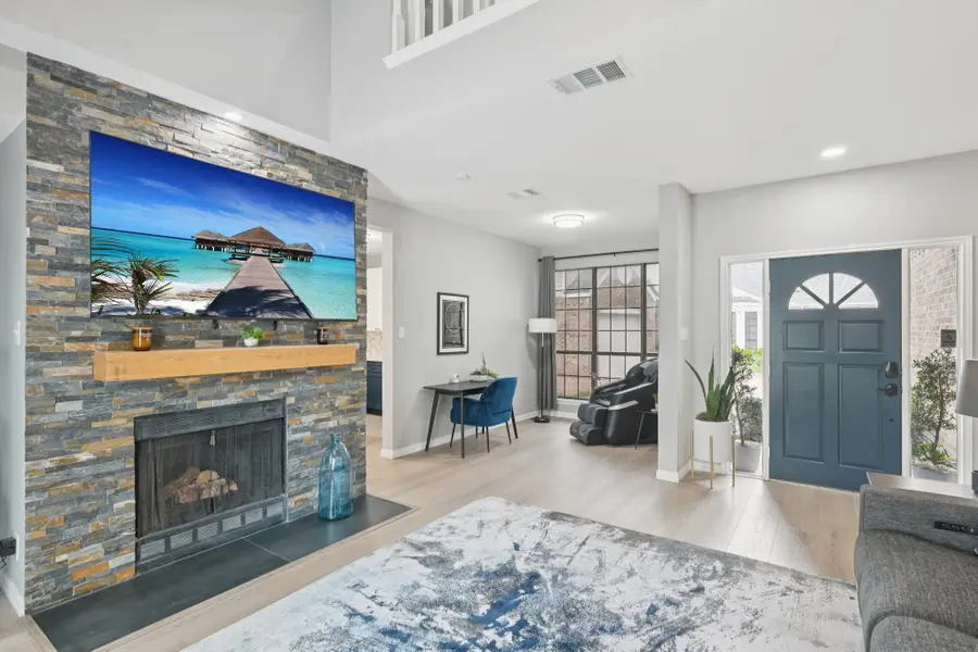 209 Cimarron Trail #6, Irving, TX 75063 - #2