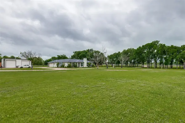 1301 Davis Lane, Terrell, TX 75160