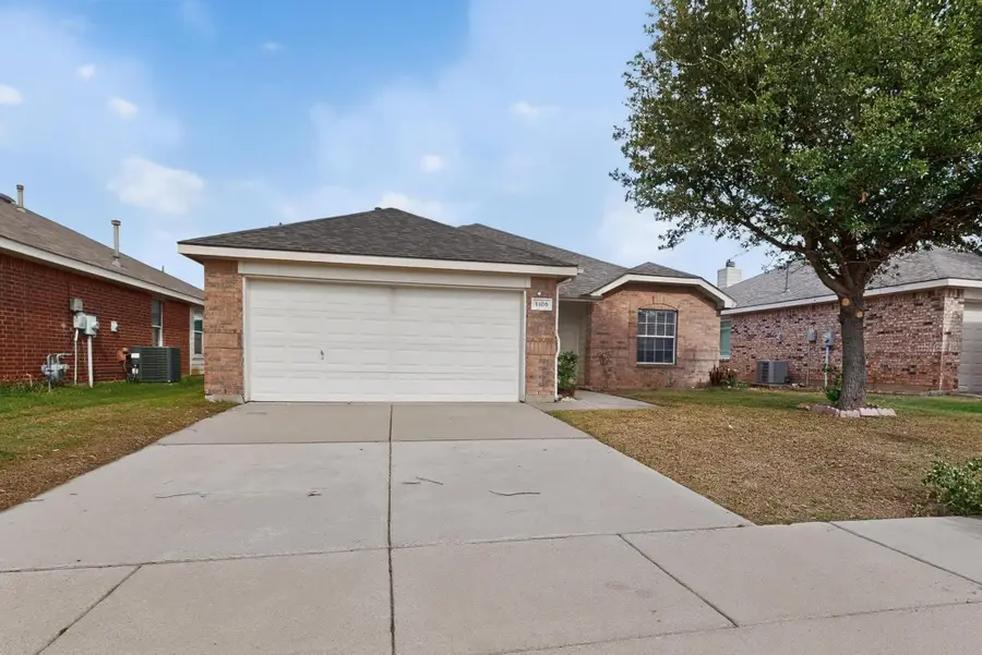 1105 Roping Reins Way, Fort Worth, TX 76052 - #2
