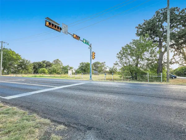 7801 Fishtrap, Cross Roads, TX 76227