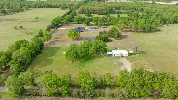 81 County Road 44880, Blossom, TX 75416