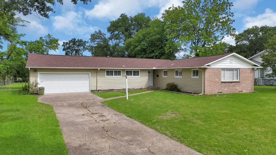 109 Brookhollow Drive, Terrell, TX 75160 - #2