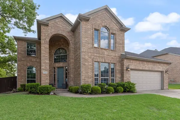 5724 Almond Lane, Fort Worth, TX 76244