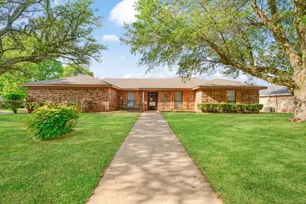2815 Ballard Drive, Paris, TX 75460