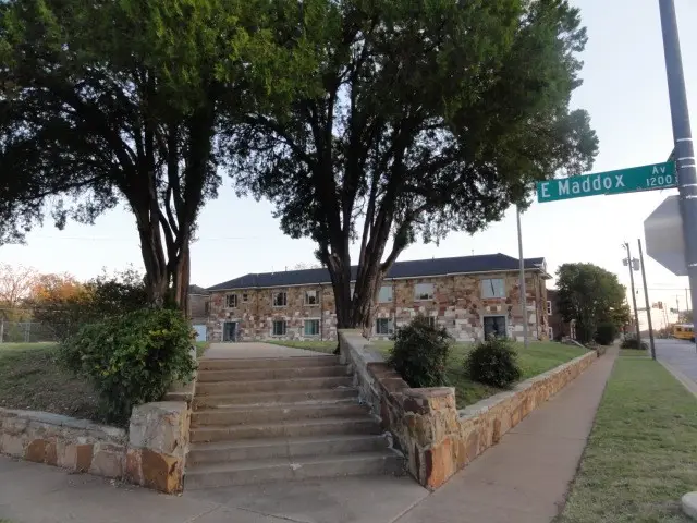 1200 E Maddox Avenue, Fort Worth, TX 76104 - #1