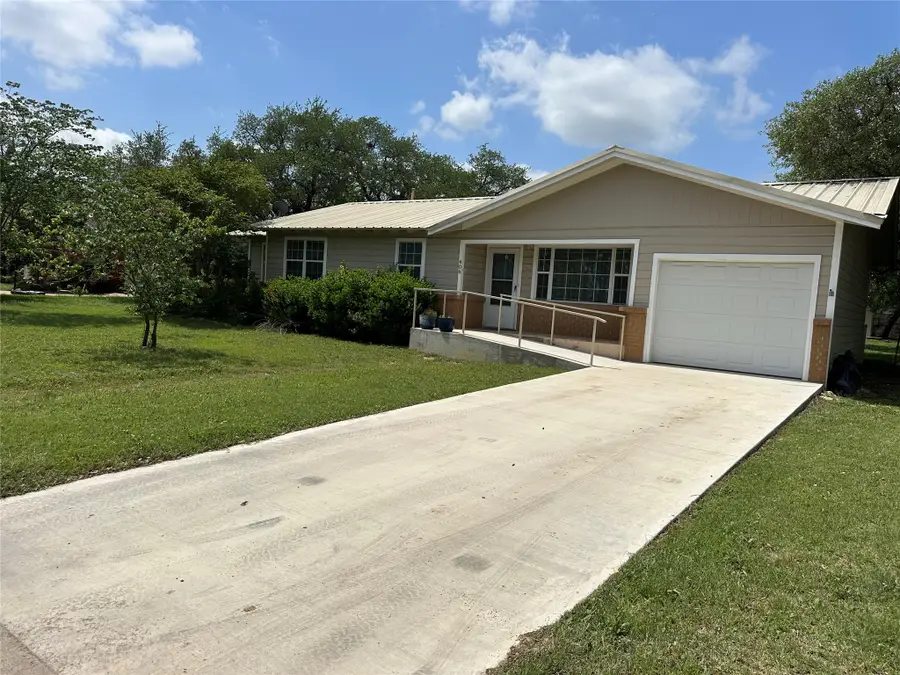 406 S Williams Street, Hamilton, TX 76531 - #2