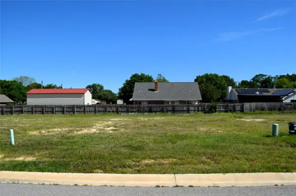 310 Preston Road, Mabank, TX 75147
