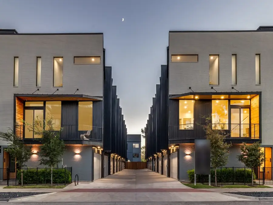 426 W 9th Street #105, Dallas, TX 75208 - #2