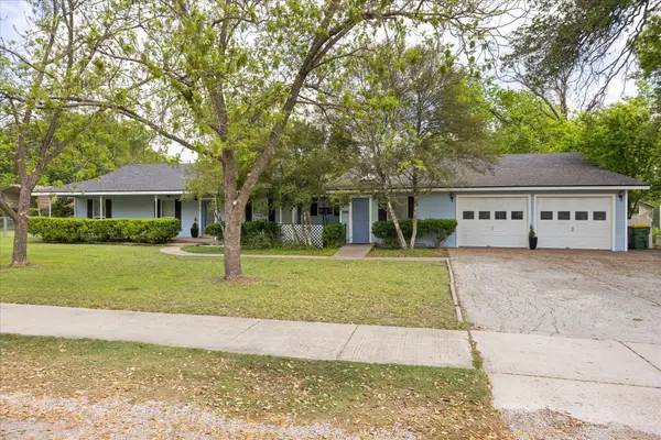 610 W First Street, Hico, TX 76457