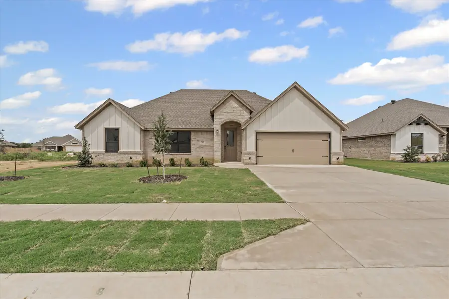 725 Jameson Street, Springtown, TX 76082 - #2