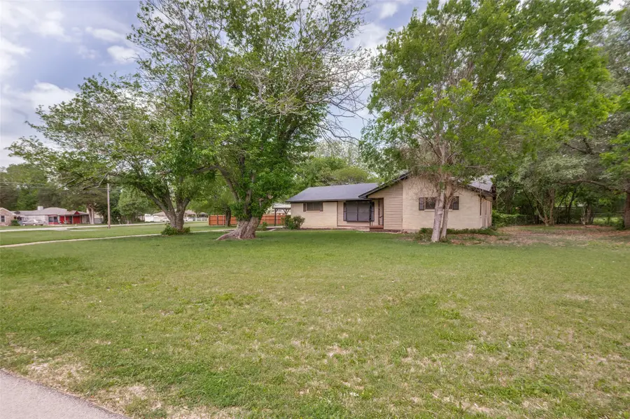 1533 E Springcrest Circle, Lancaster, TX 75134 - #2