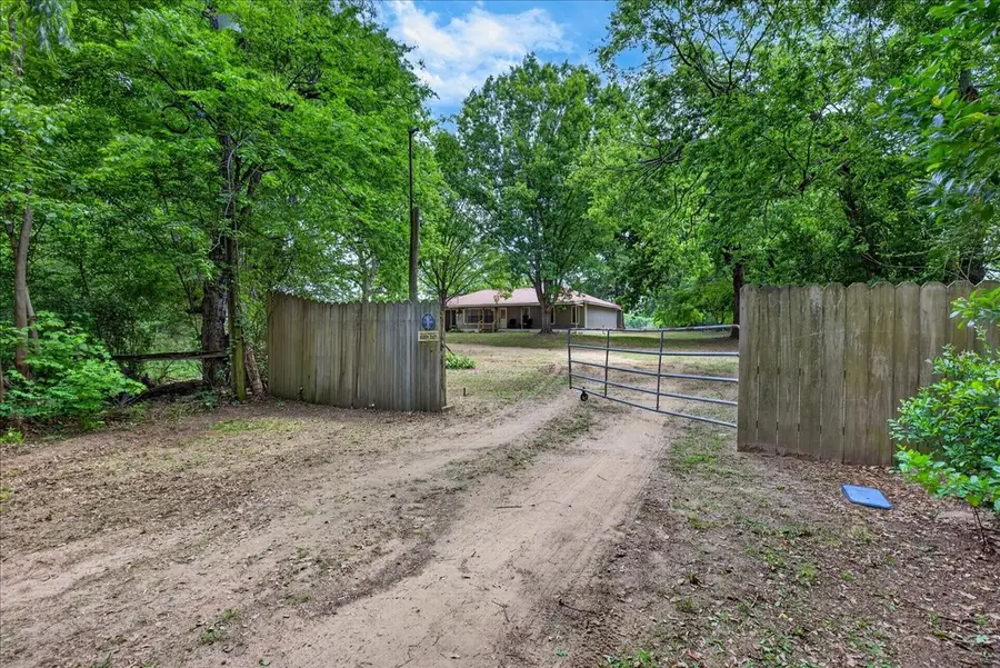 325 Lincoln Street, Trinidad, TX 75163 - #2