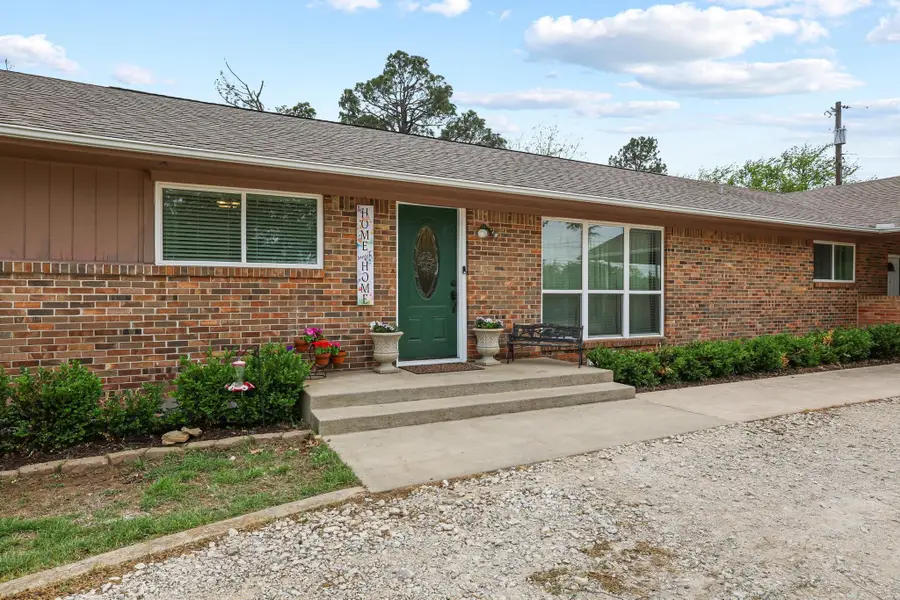 416 4th Street, Whitesboro, TX 76273 - #2