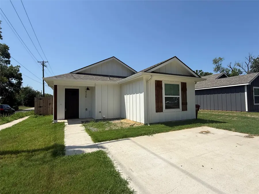 420 E 5th Street, Bonham, TX 75418 - #2