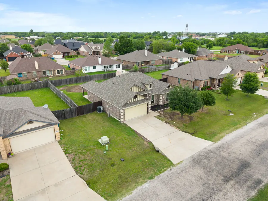 106 Poinsetta Drive, Palmer, TX 75152 - #2