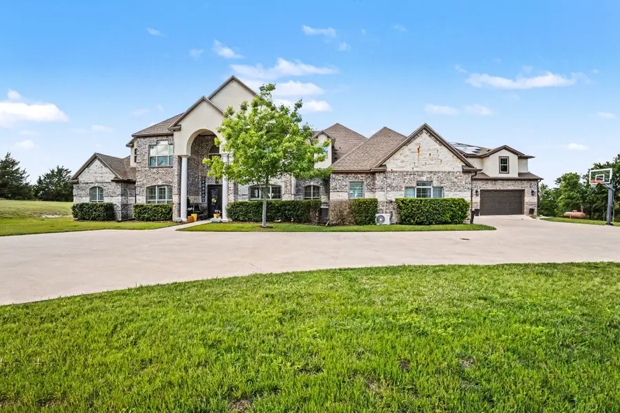 505 S Bluegrove Road, Lancaster, TX 75146 - #2