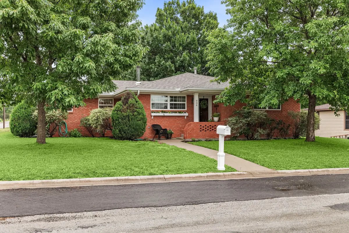 934 N Maple Street, Muenster, TX 76252 - #1