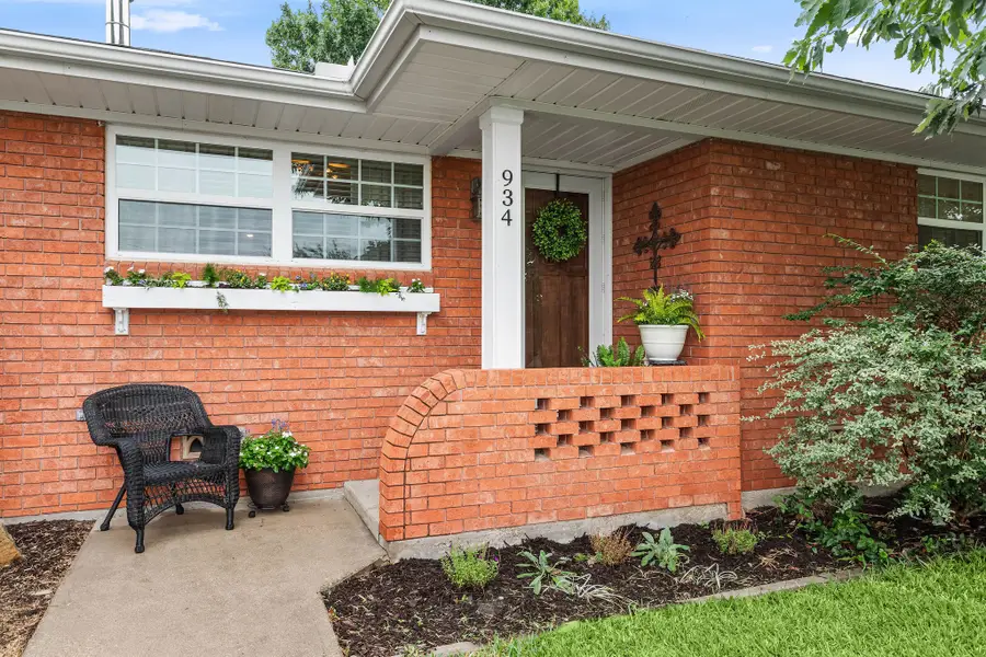 934 N Maple Street, Muenster, TX 76252 - #2