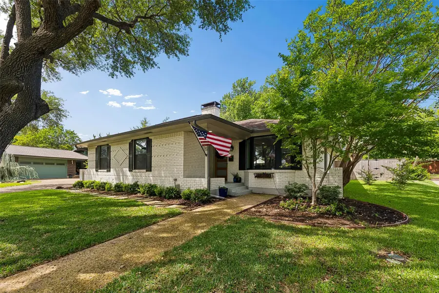 6735 Kingsbury Drive, Dallas, TX 75231 - #2