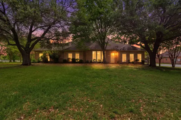 270 Brookbend Drive, Waxahachie, TX 75165