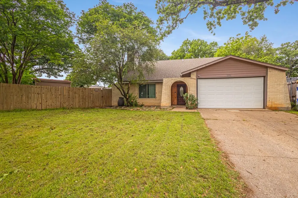 1307 Shady Hollow, Euless, TX 76039 - #1