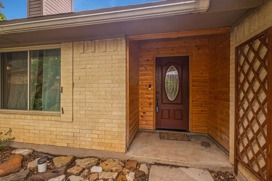 1307 Shady Hollow, Euless, TX 76039 - #3