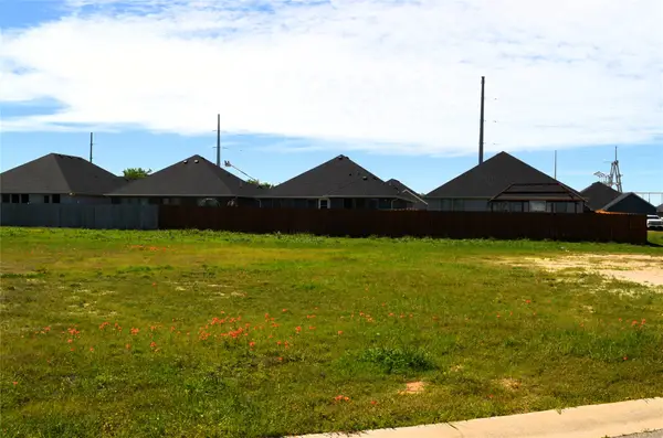 317 Preston Road, Mabank, TX 75147