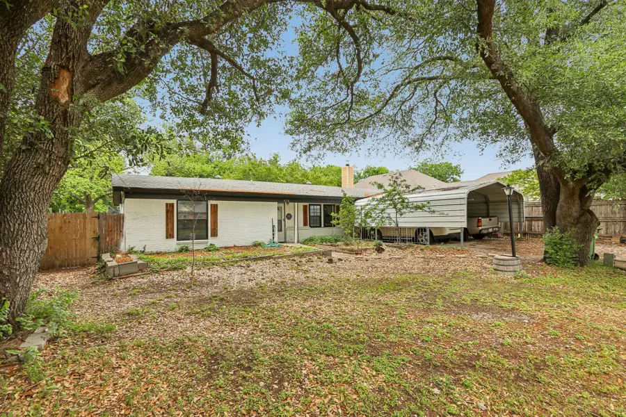 426 W Lake Street, Krum, TX 76249 - #2