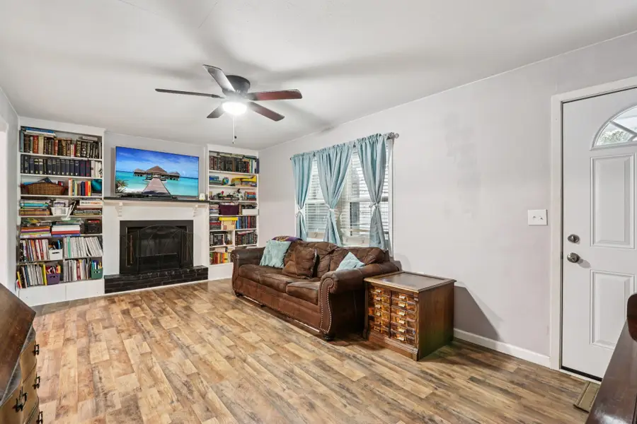 426 W Lake Street, Krum, TX 76249 - #3