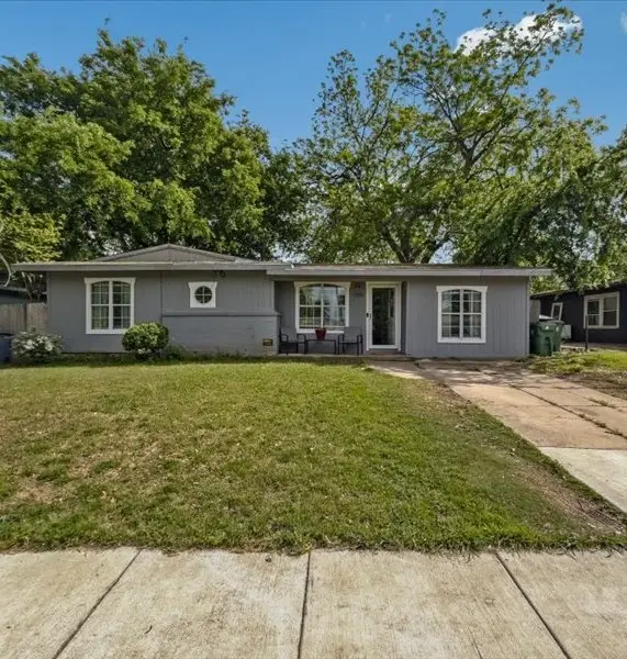 1310 E Inwood Drive, Arlington, TX 76010 - #1