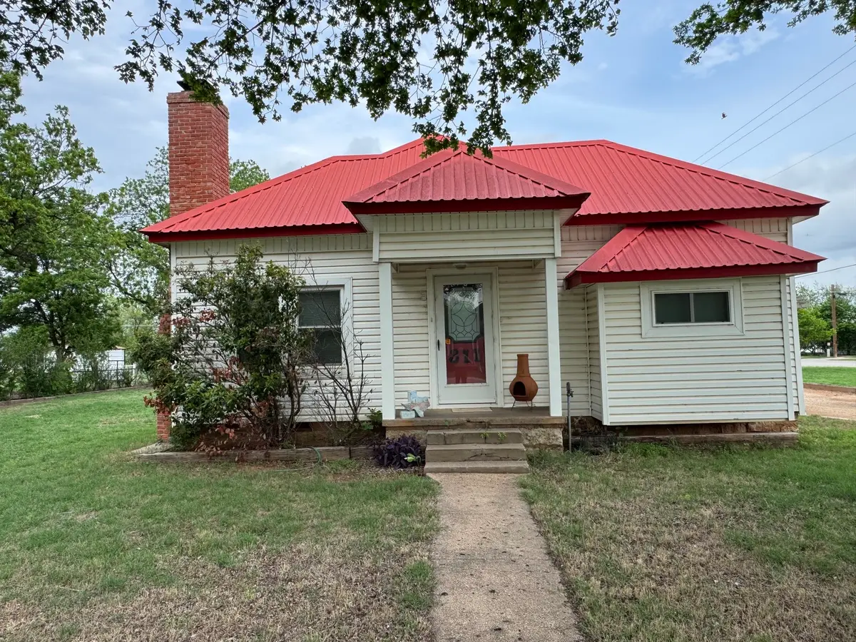 311 S Cedar Street, Seymour, TX 76380 - #1