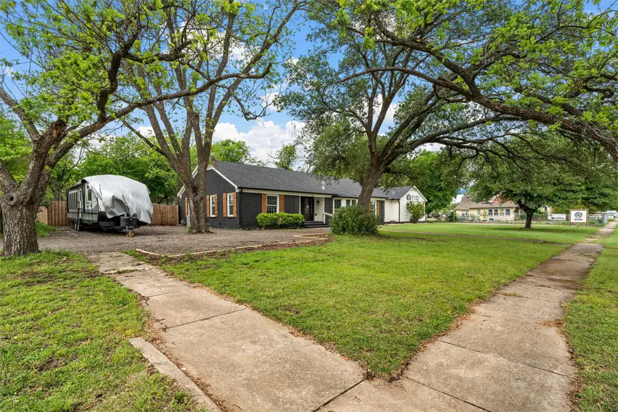 315 S Avenue G, Clifton, TX 76634 - #2
