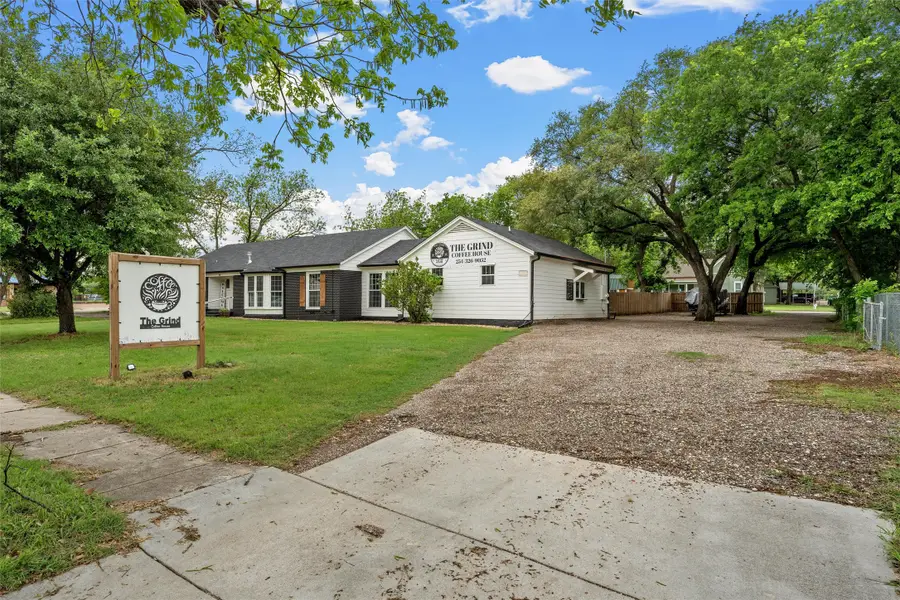 315 S Avenue G, Clifton, TX 76634 - #3