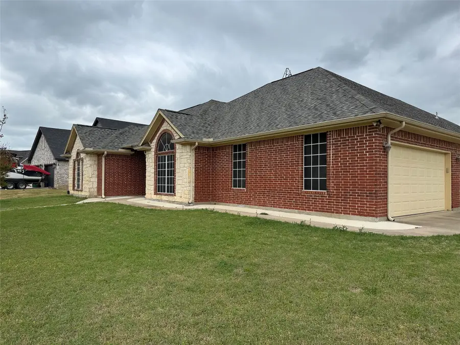 543 Islet Drive, Runaway Bay, TX 76426 - #2