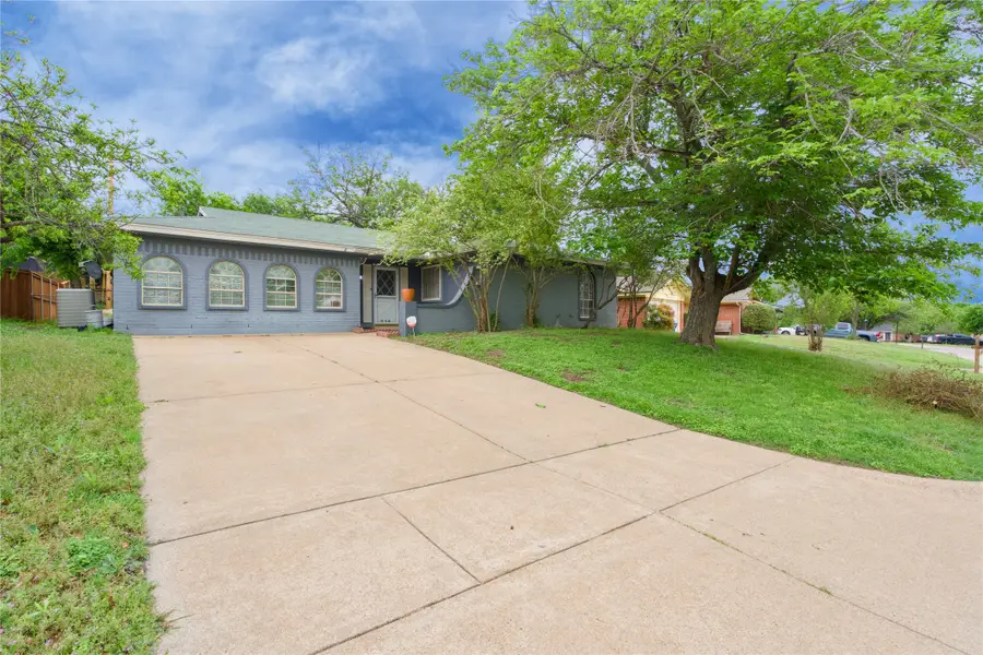 216 Rolling Hills Drive, Aledo, TX 76008 - #2